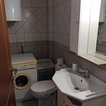 Golden Mirror In Апартаменты Кавала