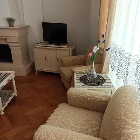 Golden Mirror In Апартаменты