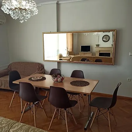 Апартаменты Golden Mirror In